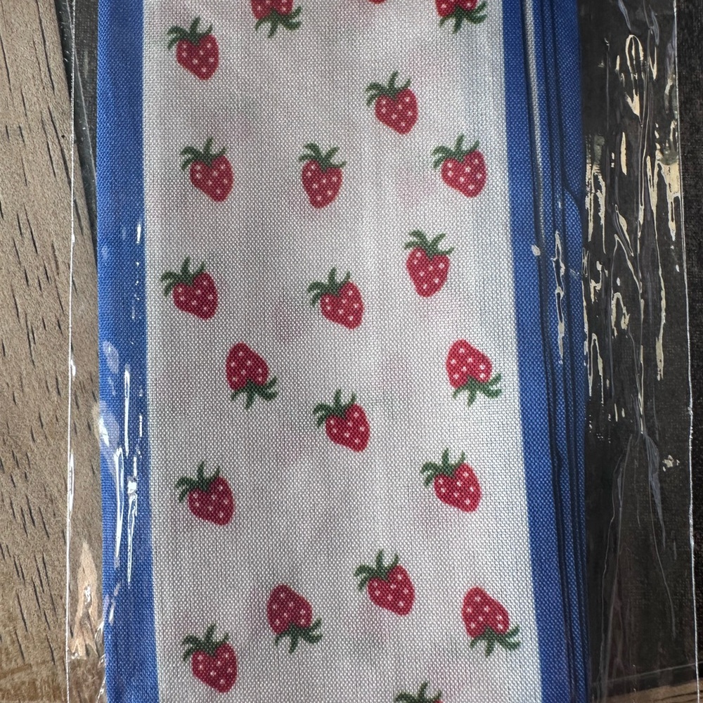 Strawberry Print bag scarf nip